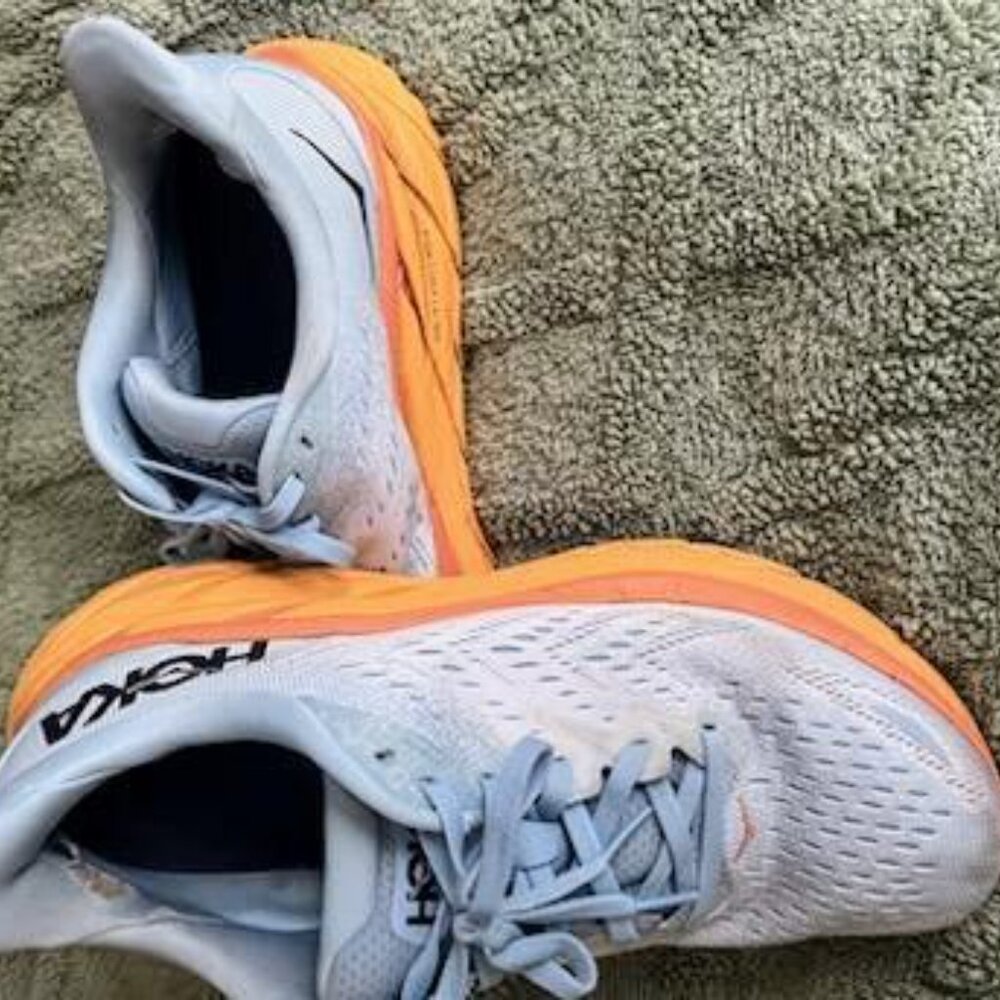 HOKA Clifton 8- size 10.5 - Picture 3 of 4